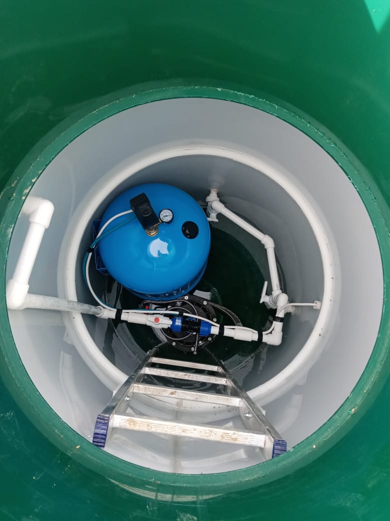 1. Установка системы водоснабжения дома с устройством кессона для скважины.